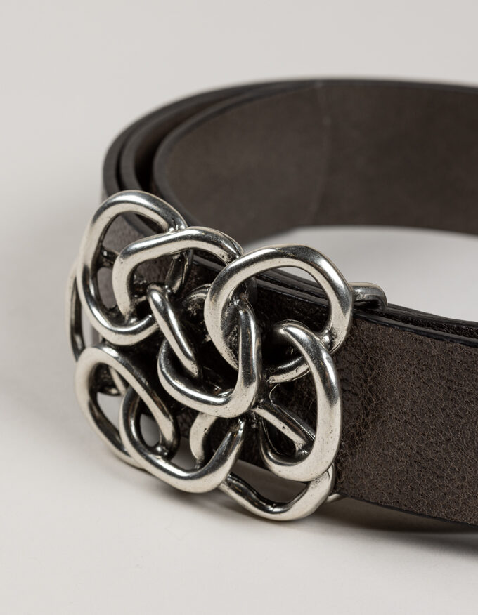 Nus Silver. Cinturón con hebilla plateada.