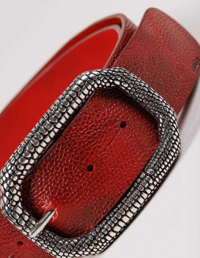 Cinturón Lizard Argento. Hebilla grabada plateada.