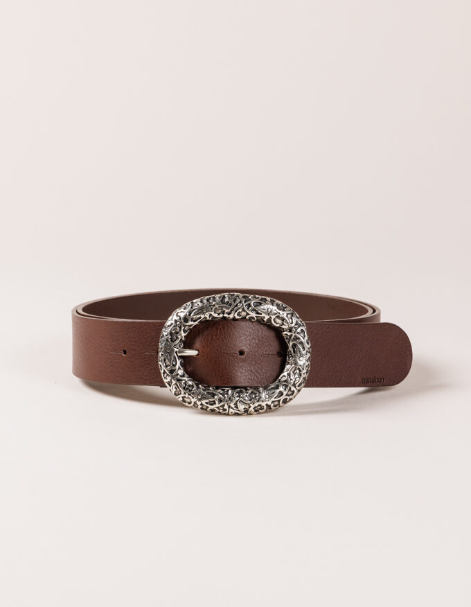 Cinturón Garland Argento. Hebilla plateada grabada con decoraciones florales.