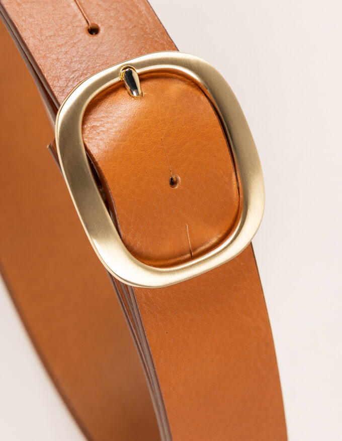 Cinturón Nina Pack. Dos correas con hebilla dorada satinada.