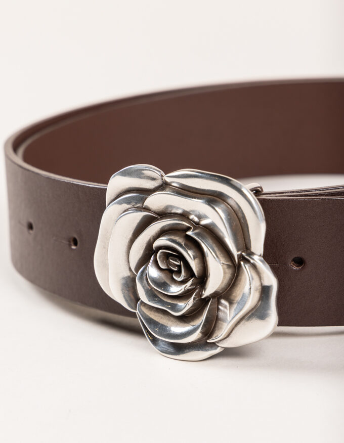 Cinturón Flor Pack. Estuche con hebilla y dos correas de piel intercambiables.