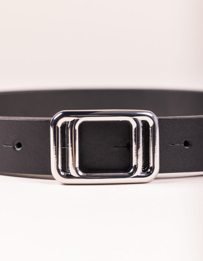 Belt Thelma Silver. Thin strap with minimalist buckle.
