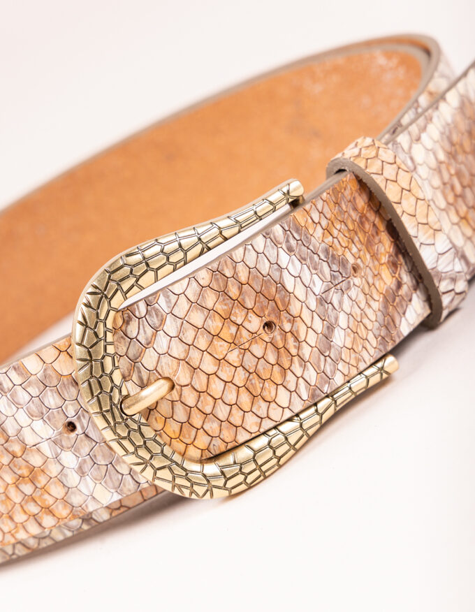 Belt Lia. Golden buckle with python design.