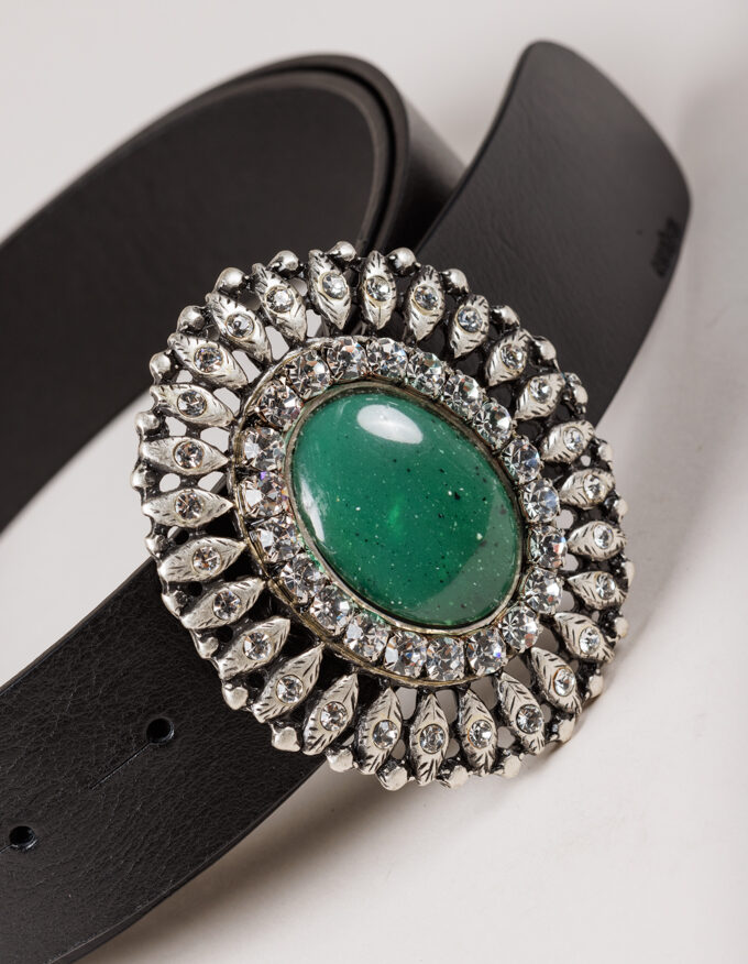 Cinturón Queens Green. Hebilla con piedra color verde.
