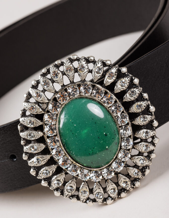 Cinturón Queens Green. Hebilla con piedra color verde.