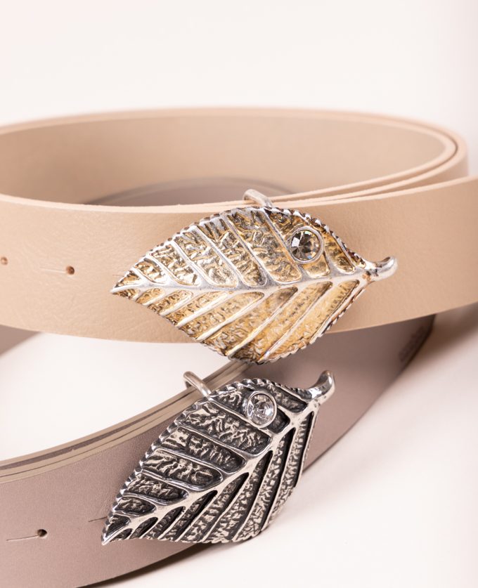 Cinturón Forest Oro. Hebilla en forma de hoja dorada con brillante.