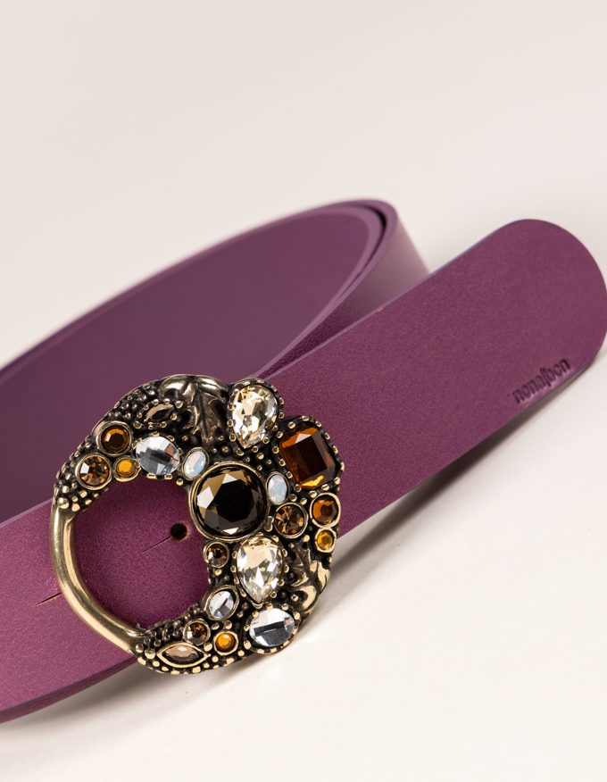 Cinturón Velvet Dore. Hebilla joya que realza cualquier look.