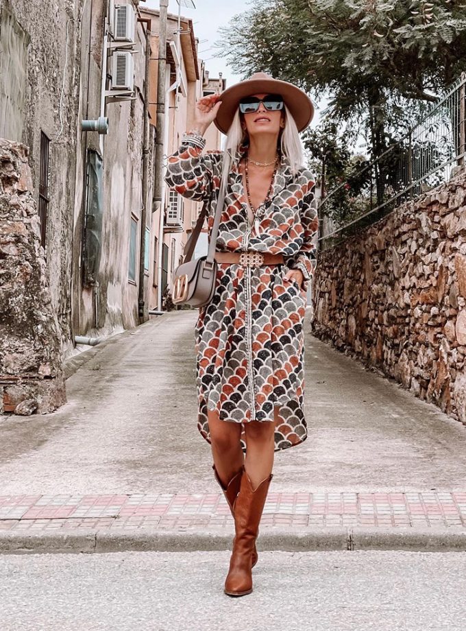 Cinturón Cleo Dore. Hebilla dorada elegante.