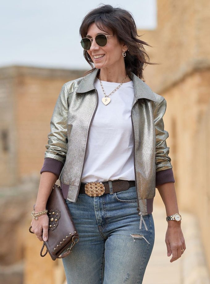 Cinturón Cleo Dore. Hebilla dorada elegante.