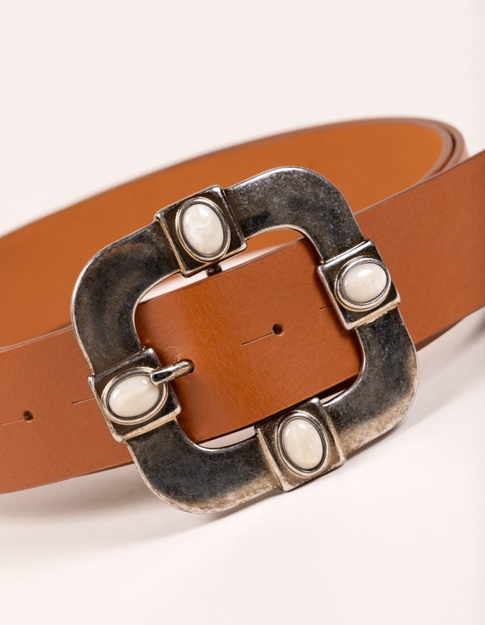 Cinturón Vittoria. Hebilla metalizada con piedras blancas.