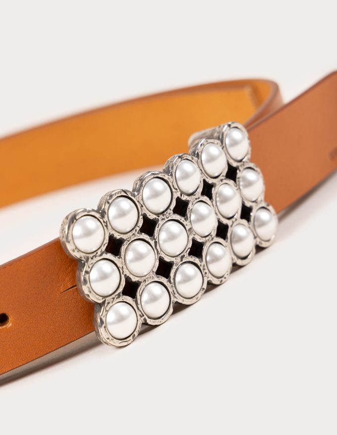 Cinturón Anaïs. Preciosa hebilla rectangular adornada con perlas.