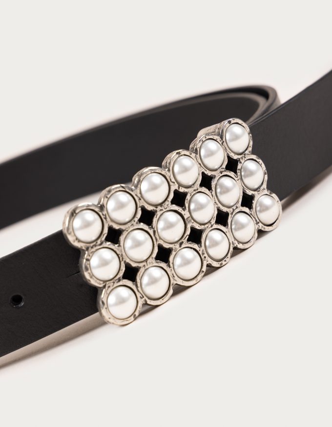 Cinturón Anaïs. Preciosa hebilla rectangular adornada con perlas.