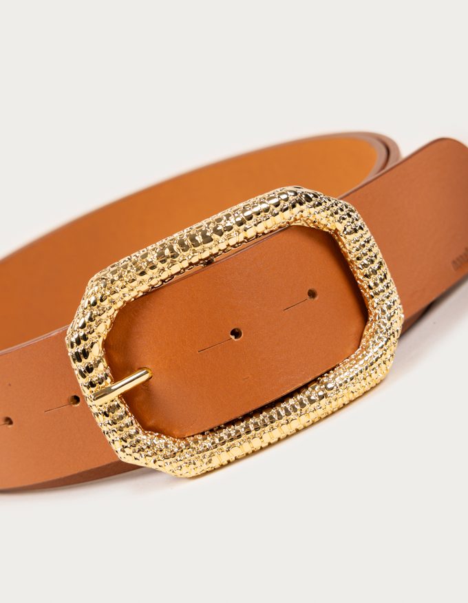 Cinturón Lizard Oro. Hebilla rectancular dorada con grabado lagarto.