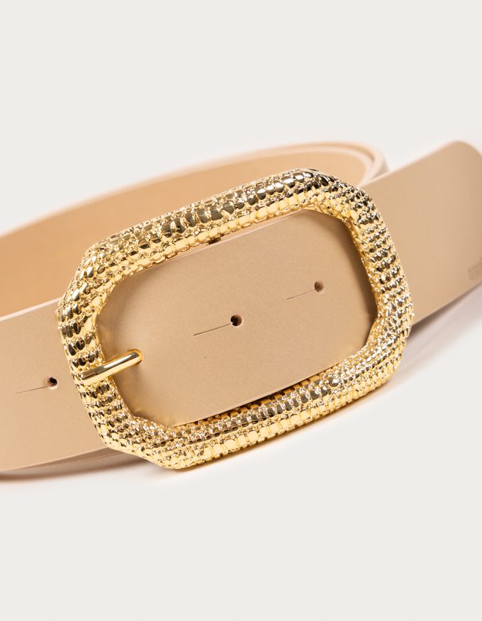 Cinturón Lizard Oro. Hebilla rectancular dorada con grabado lagarto.